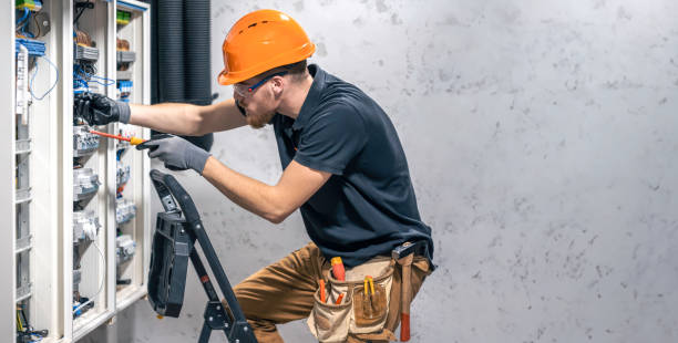 Best Licensed Electrician  in Gladstone, MO